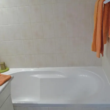 بيت للعطل Attractive In C Reste With Pool Céreste